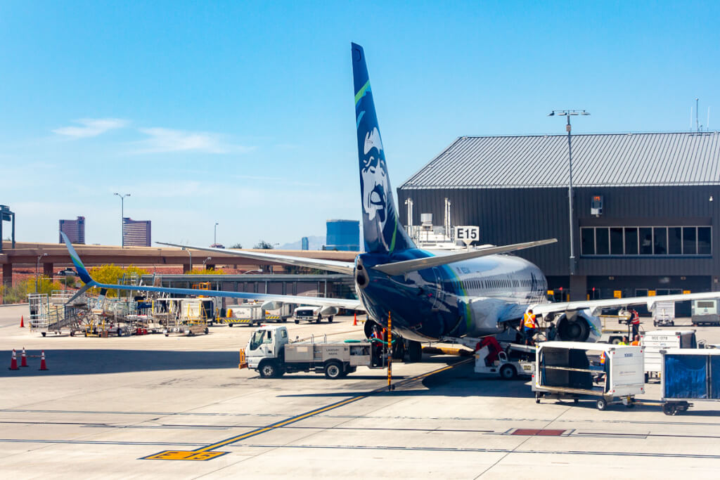 Alaska Airlines Increases Checked Bag Fees