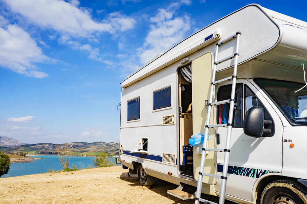 7 Best Folding Ladders for Your RV