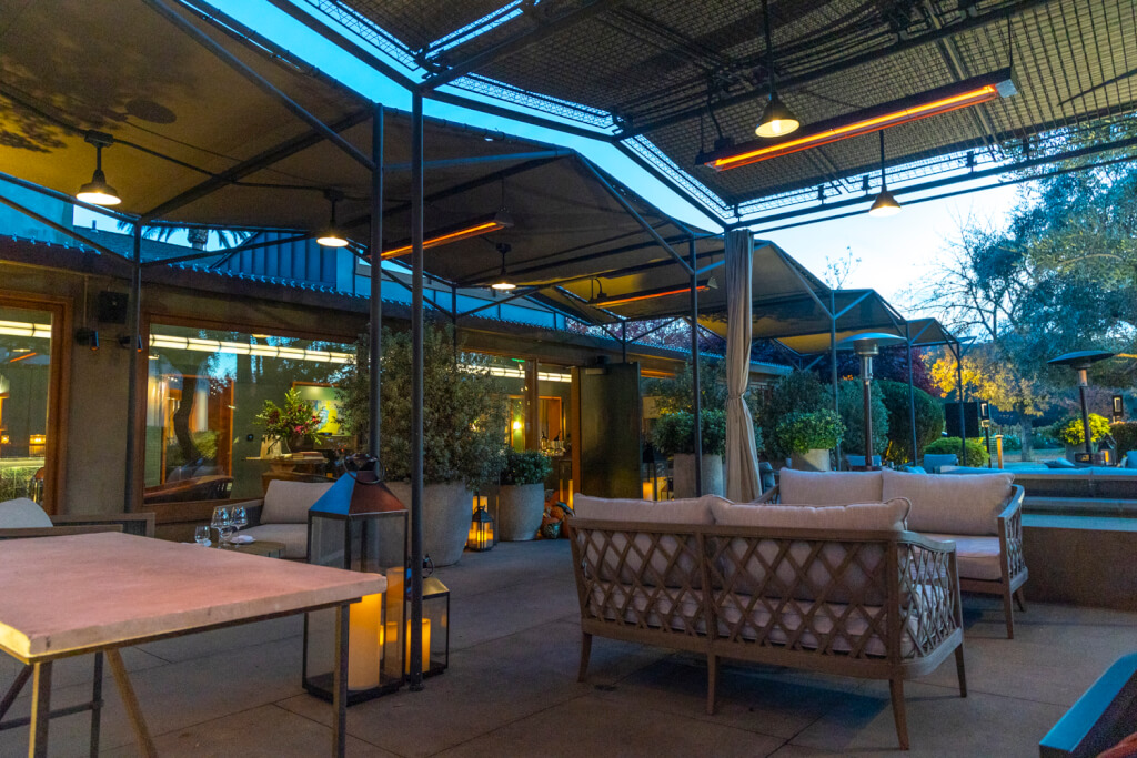 Regiis Ova Caviar and Champagne Lounge