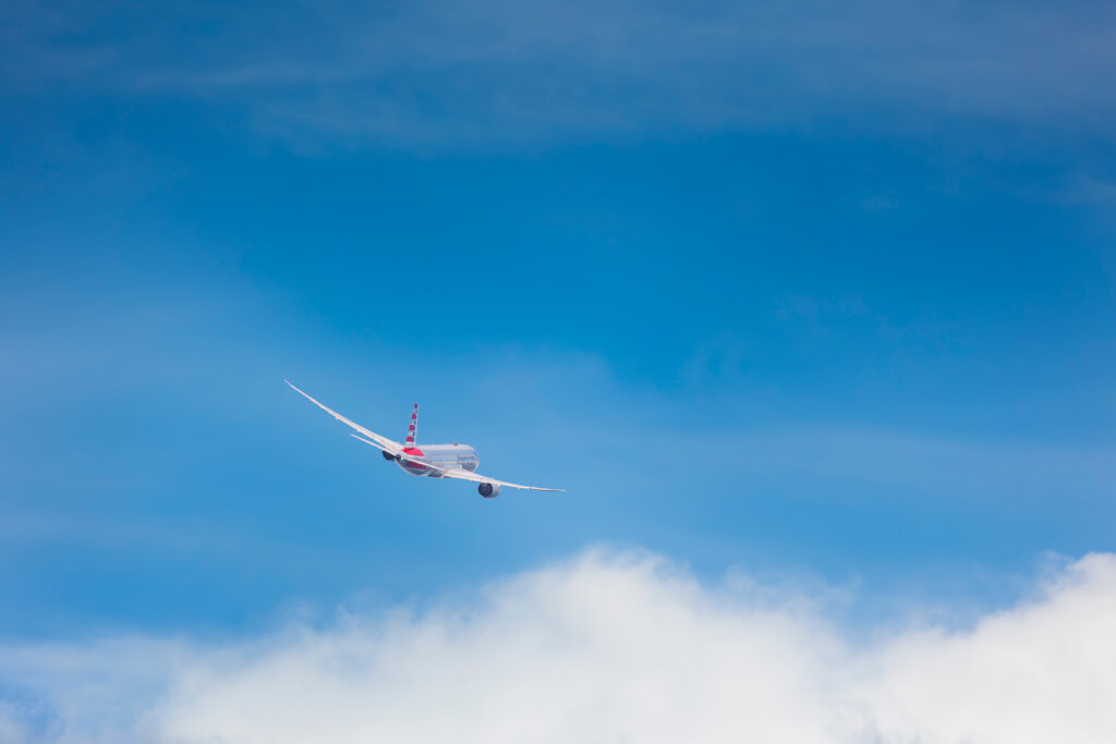 AA Begins Deploying New Boarding Tech