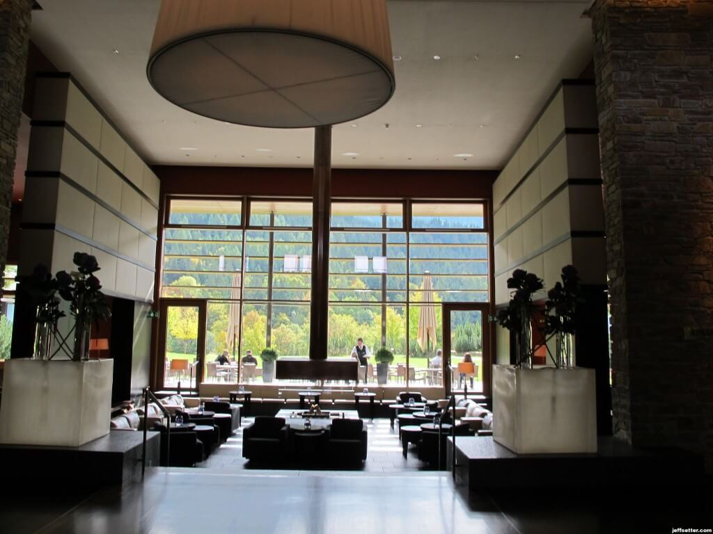 Lounge area at Intercontinental Berchtesgaden Resort