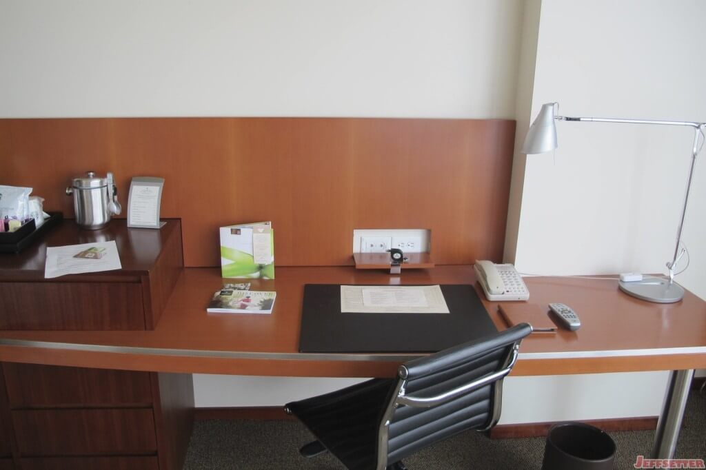 Ample Desk Area