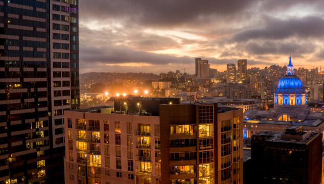 San Francisco City Hall Pays Tribute to the Golden State Warriors