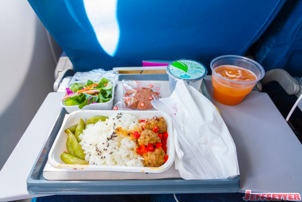 Delta Bringing Back Economy Meals on Select Flights