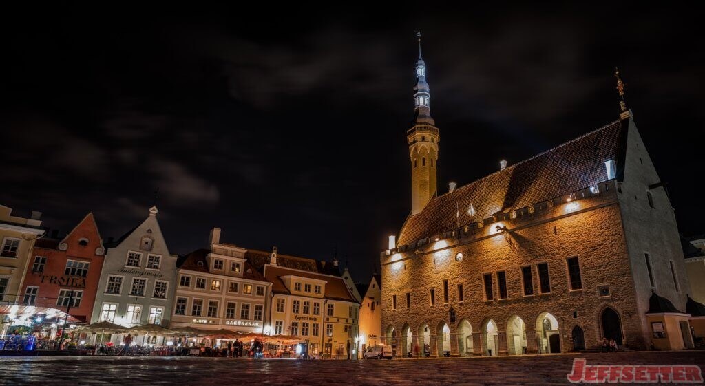 old-town-tallinn-at-night