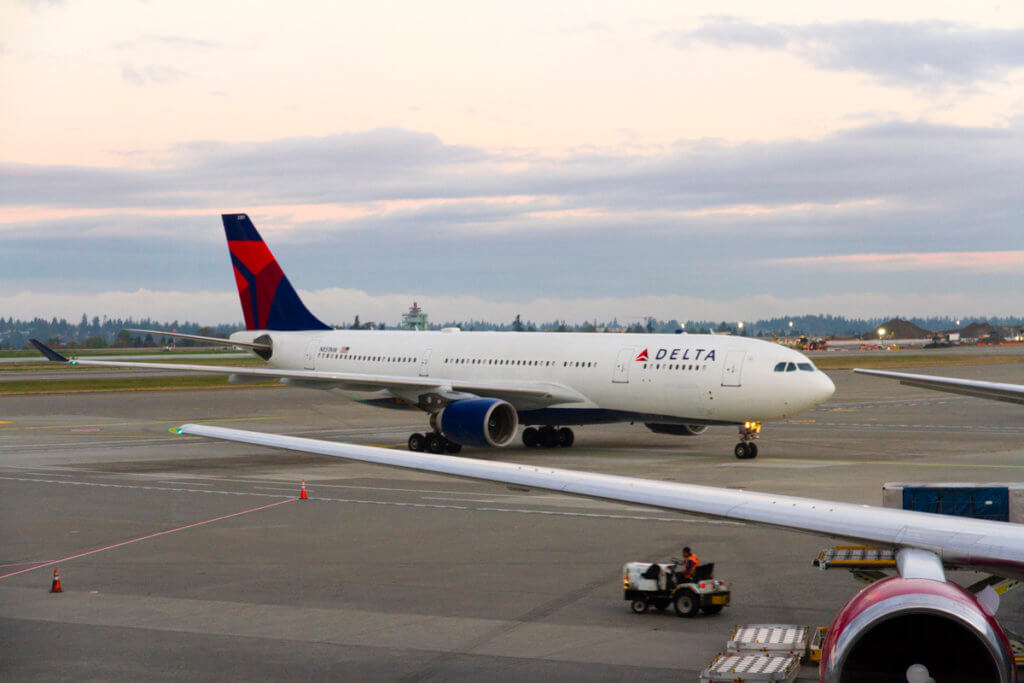 Delta Bringing Back Economy Meals on Select Flights