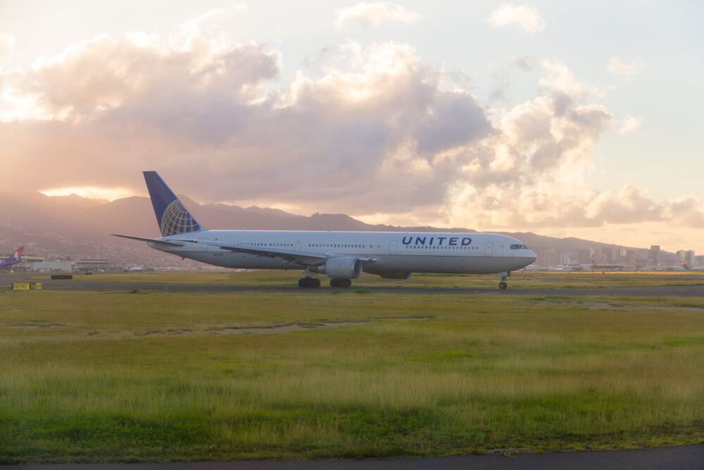 United Upgrades Hawaii Routes + American Backtracks
