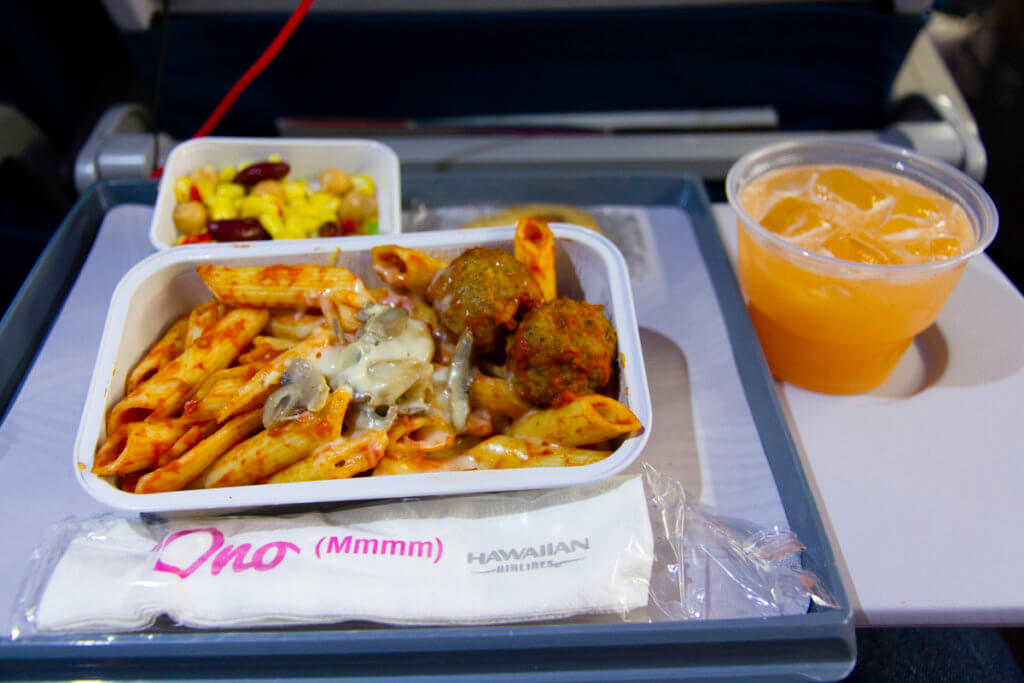 Hawaiian Airlines Launches New Uniforms and Meals