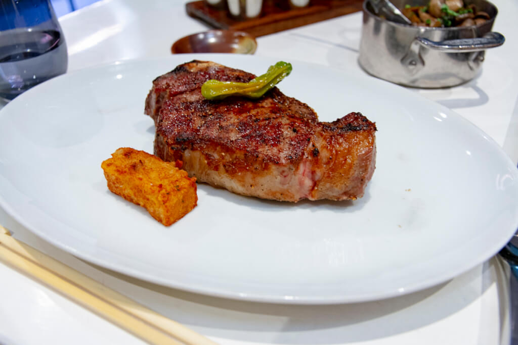 Review Stripsteak Waikiki Jeffsetter Travel