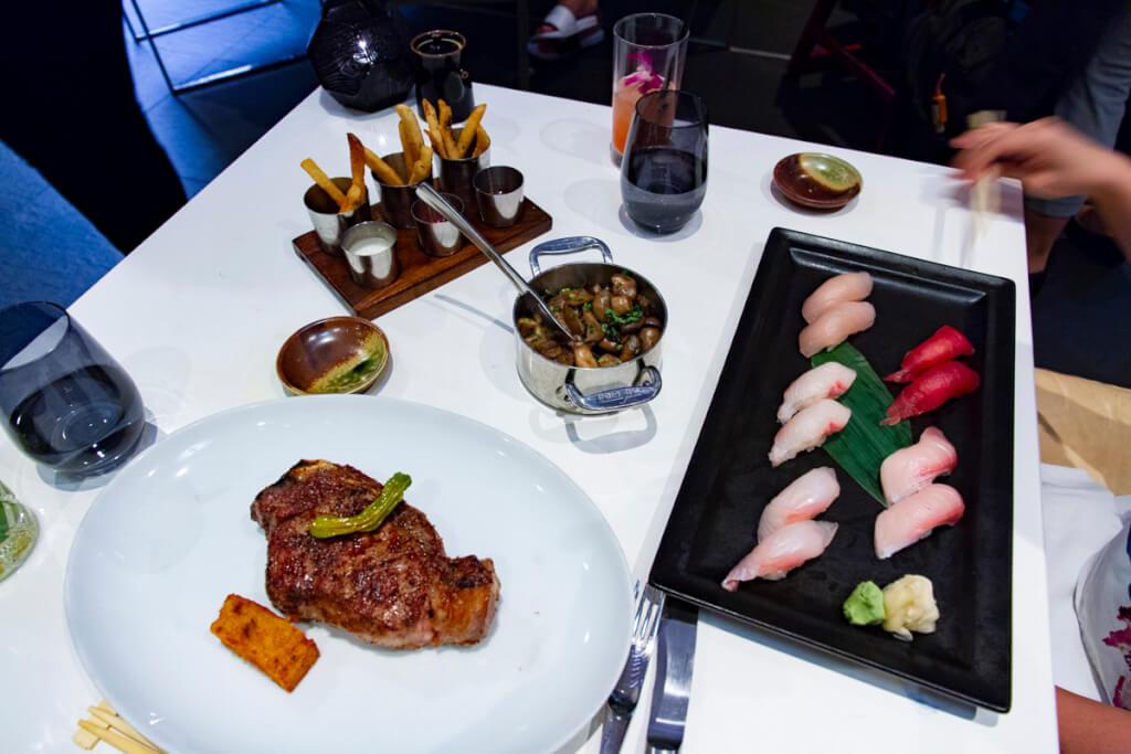 Review Stripsteak Waikiki Jeffsetter Travel