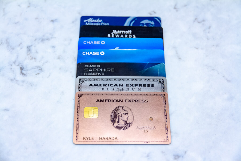 The Difference Between Credit Cards and Charge Cards