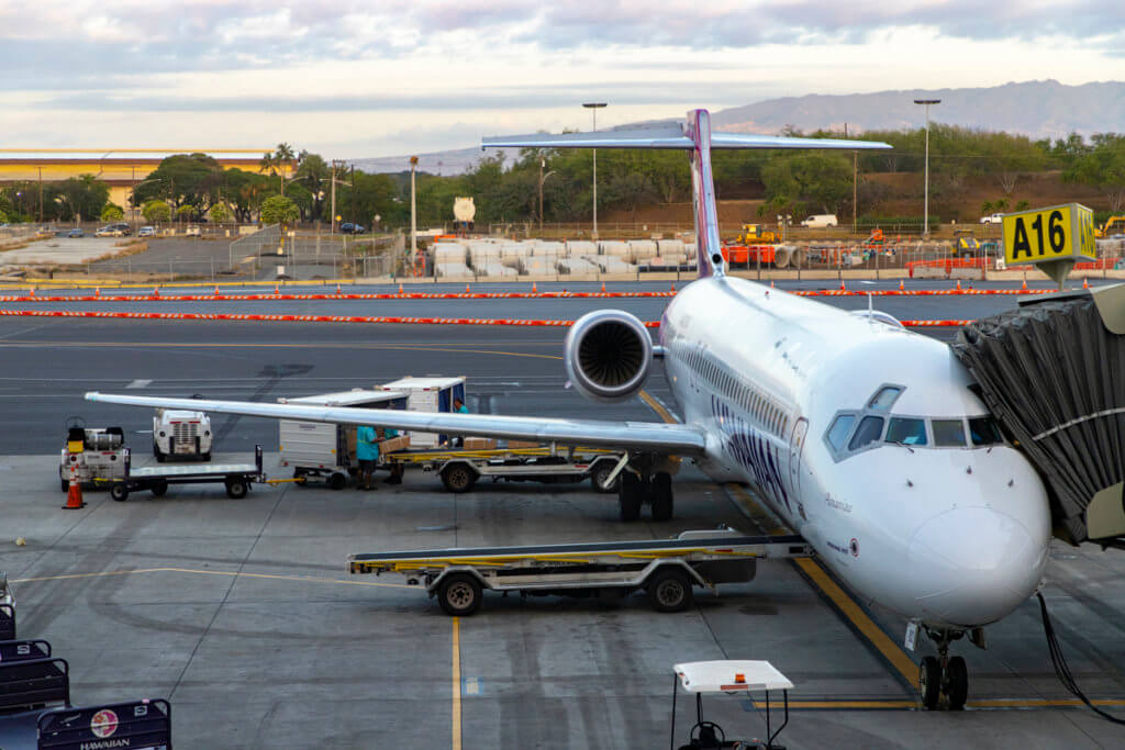 Hawaiian Airlines 146 HNL-OGG