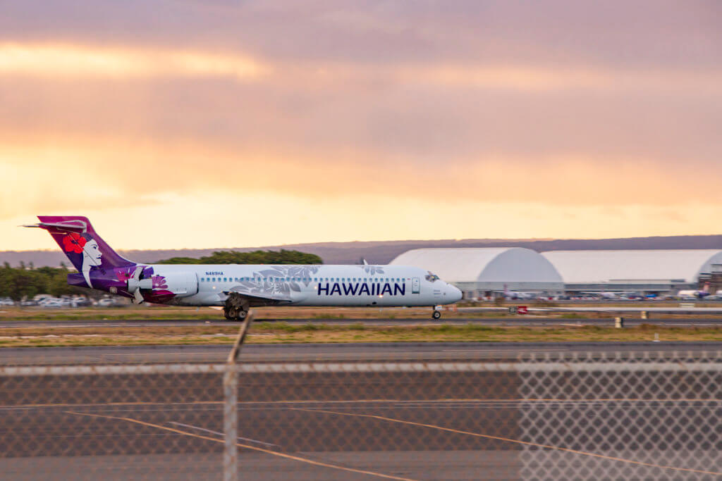 Hawaiian Airlines Flight Attendants Picketing Again