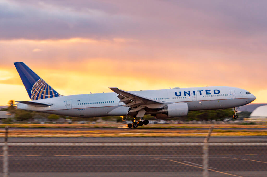 United Adds Meals to Hawaii Flights