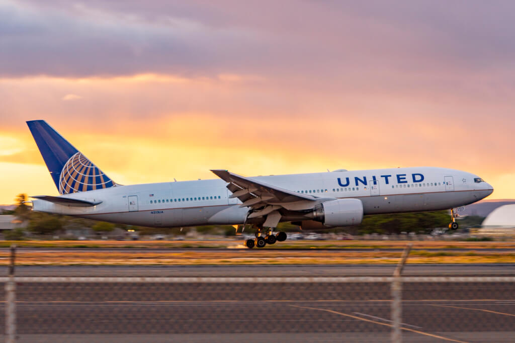 United Adds Meals to Hawaii Flights, Ups Bag Fees - Jeffsetter Travel
