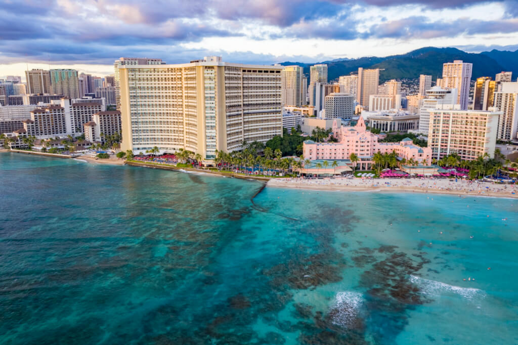 Hawaii Restaurants Begin Closing Permanently