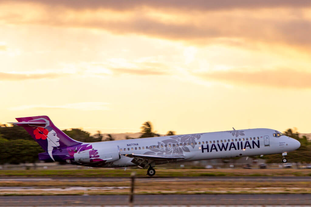 Hawaiian Reduces Status Requirements for 2022