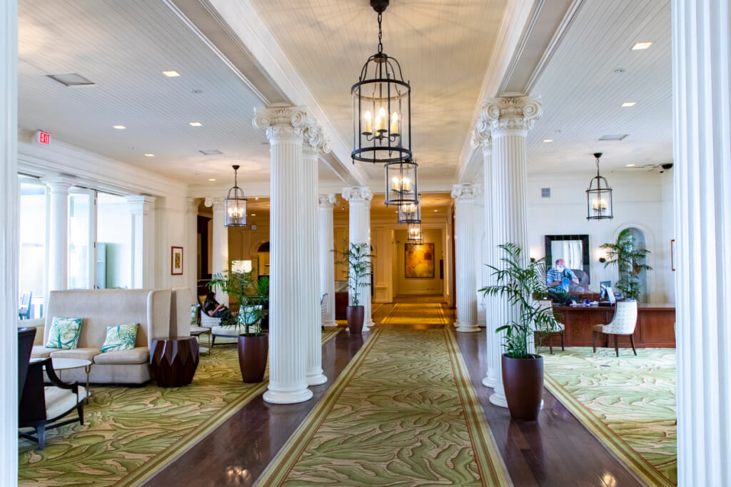 Westin Moana Surfrider Lobby