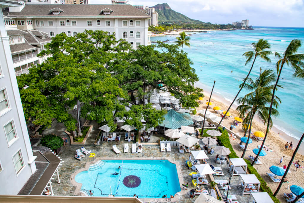 Westin Moana Surfrider pool