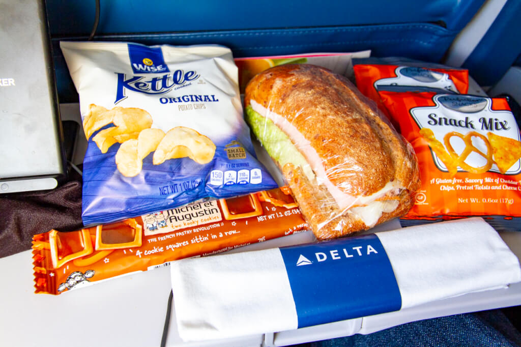 What Domestic Airline Has the Best Catering to Hawaii