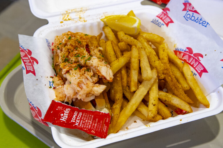 Review Wicked Maine Lobster Waikiki Jeffsetter Travel