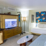 Laylow Waikiki Junior Suite