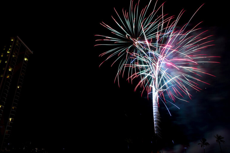 Hilton Hawaiian Village Fireworks Return! Jeffsetter Travel
