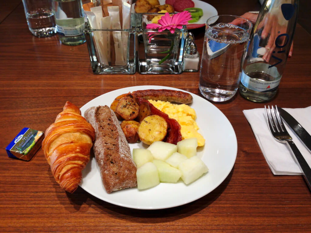 Are Free Breakfast Benefits That Important