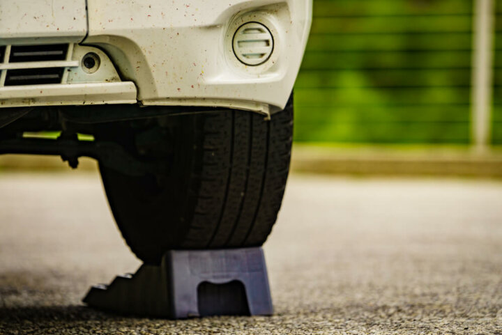 parking travel trailer sloped driveway