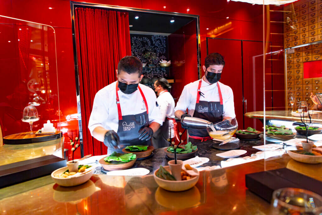 The 21 Toughest Reservations in America - é by José Andrés