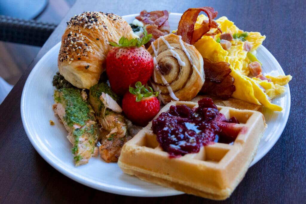 Hyatt Regency Maui Swan Court breakfast buffet food