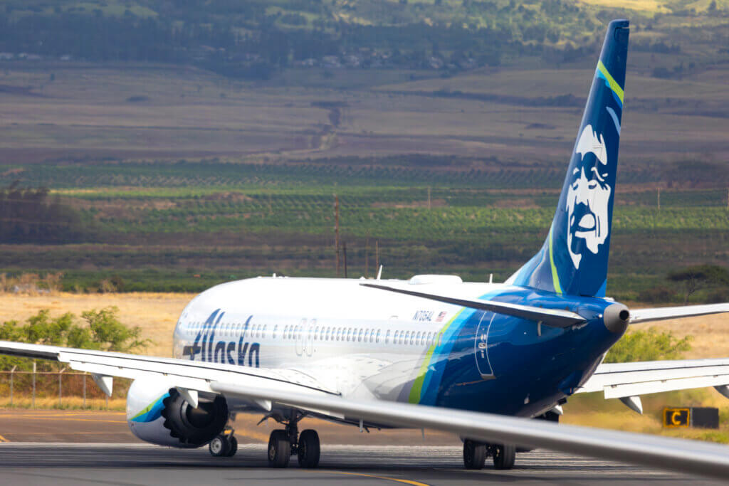 Alaska Air Will Offer Surprise Upgrades