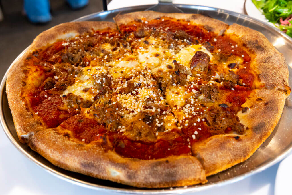 Restaurant Marlow braised pork pizza
