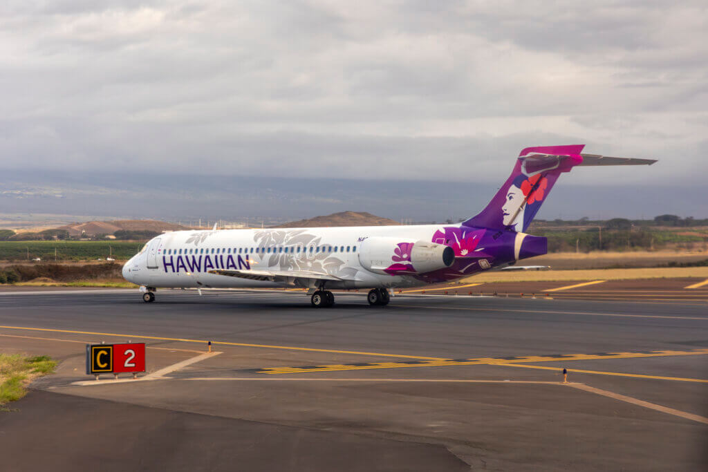 Hawaiian Airlines Boeing 717 Taxiing